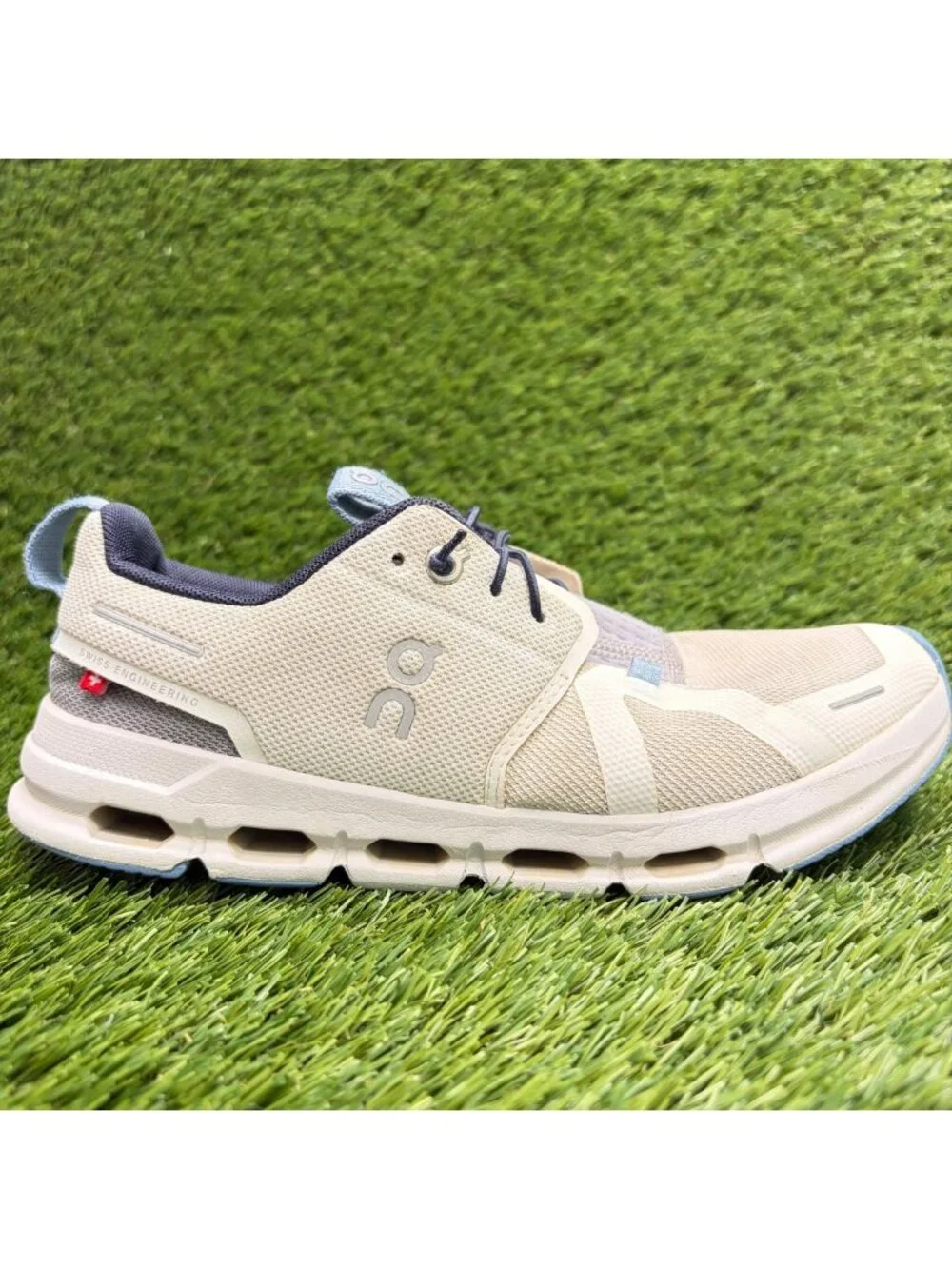 On Cloud Sky GS Boys Size 5Y White Blue Athletic Running Walking Shoes Sneakers